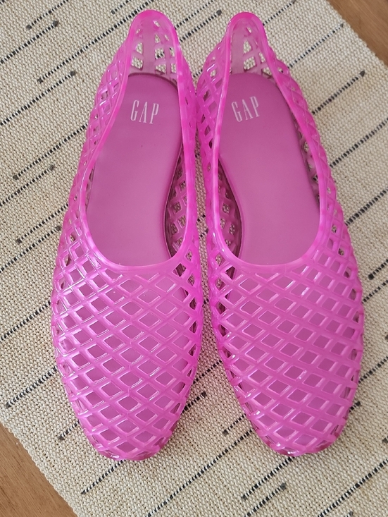 GAP Shoes - GAP Pink Lattice Jelly Slip-On Flats